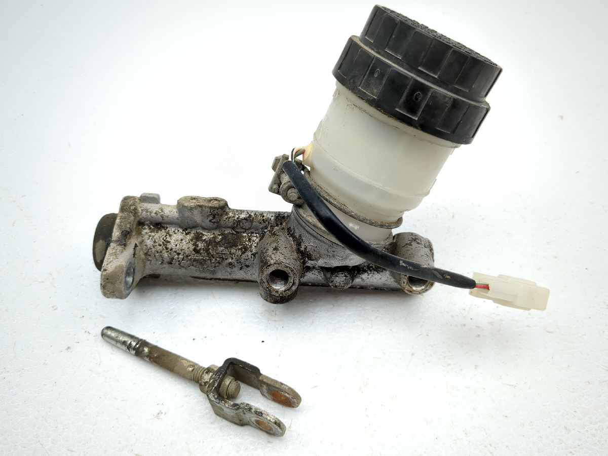 08-21 Kubota RTV 500 RTV500 Rear Brake Master Cylinder