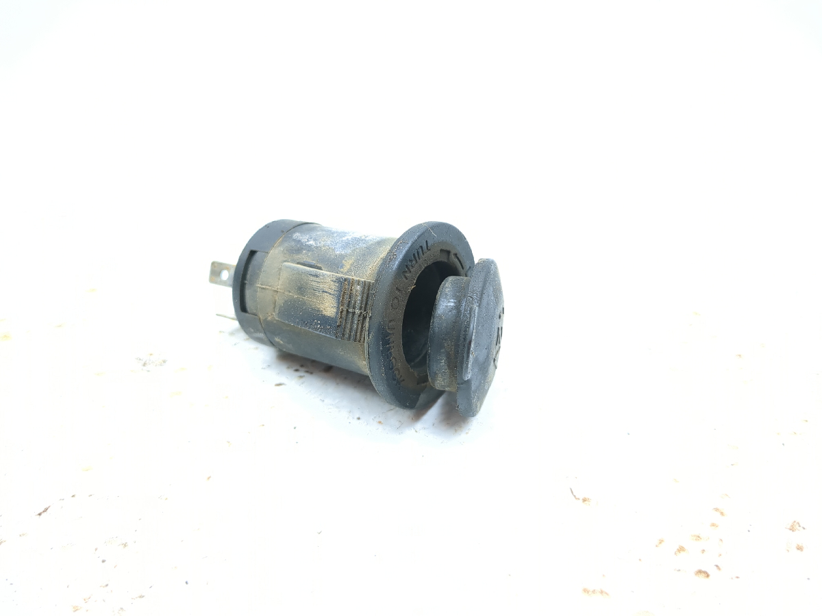 08-21 Kubota RTV 500 RTV500 12v Accessory Plug Outlet TRSH PL