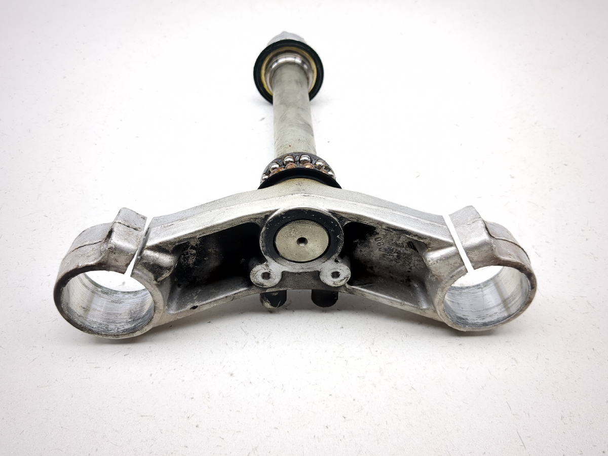 03-05 Yamaha FJR 1300 Bottom Lower Triple Tree Steering Clamp