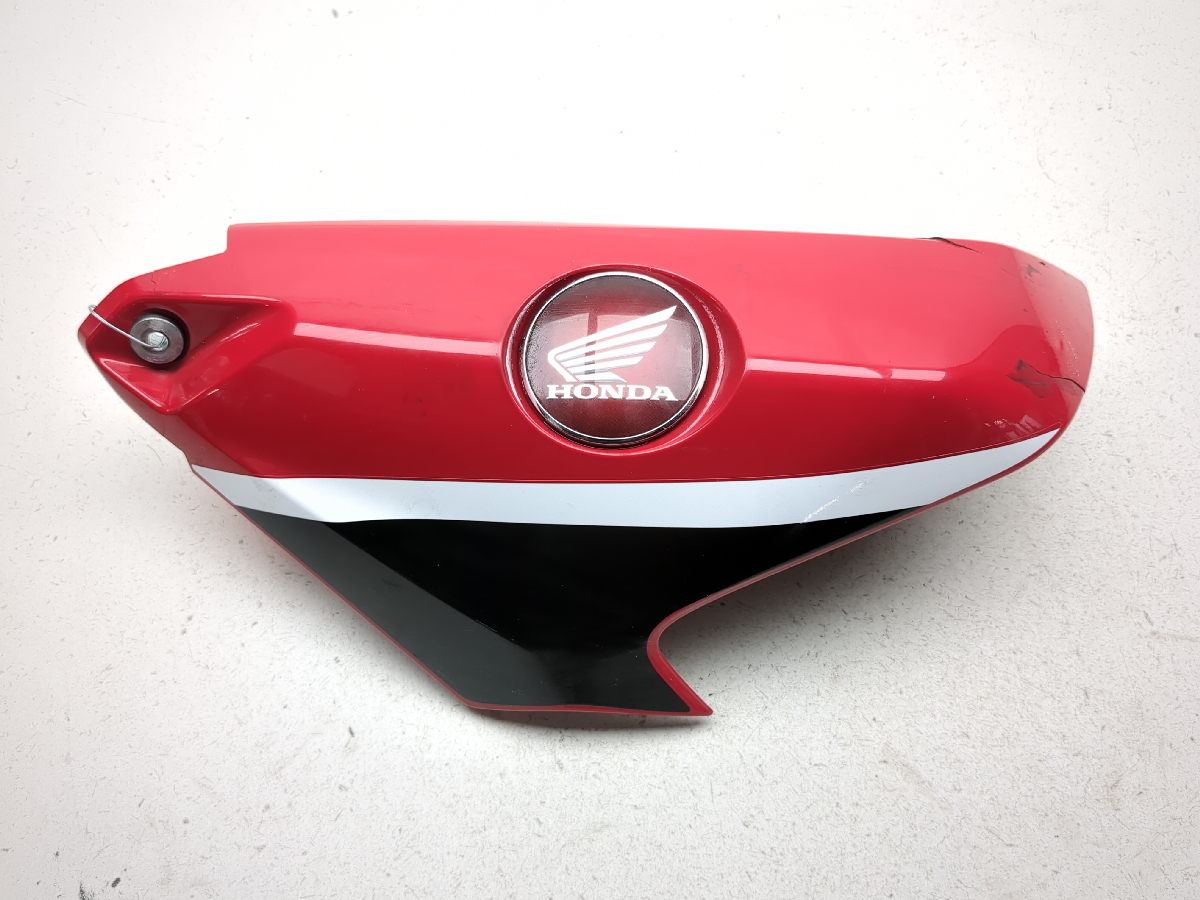 17-23 Honda CBR1000RR Upper Left Side Fuel Tank Cover 83152-MKF-D400