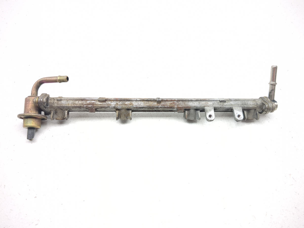 03-05 Yamaha FJR 1300 Gas Fuel Injector Rail W/ Regulator