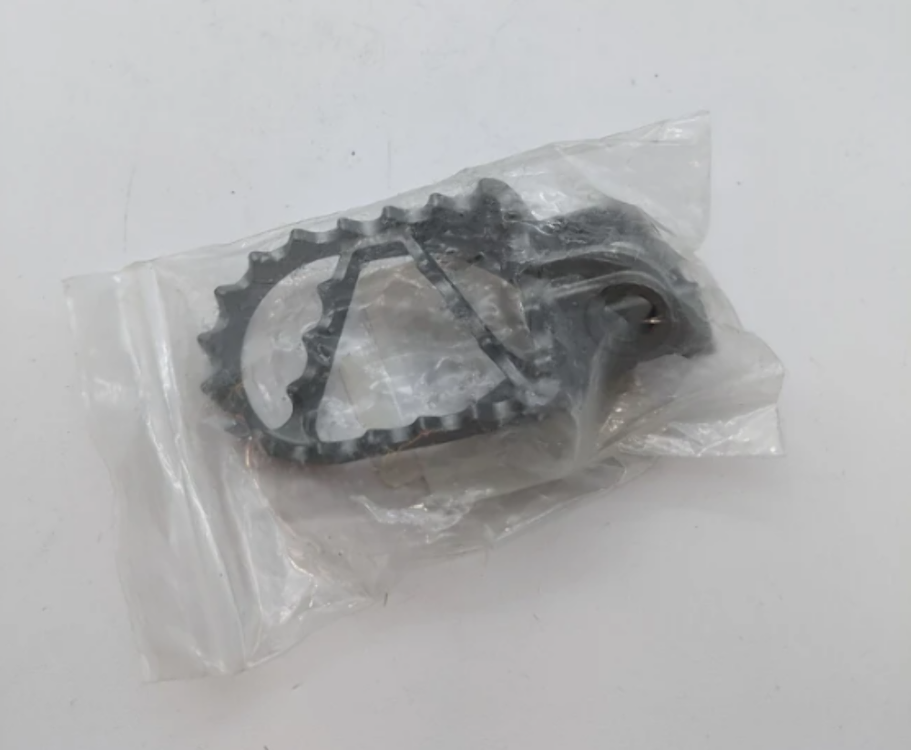 00-02 KTM 380SX/MXC/EXC,300SX/MXC/EXC,250SX/MXC/EXC OEM Footrest R/S 47103041000