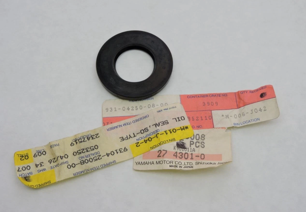 Yamaha NOS Oil Seal YDS5 YM2 YR1 YR2 DS6 R3 R5 93104-25008-00 QTY 7