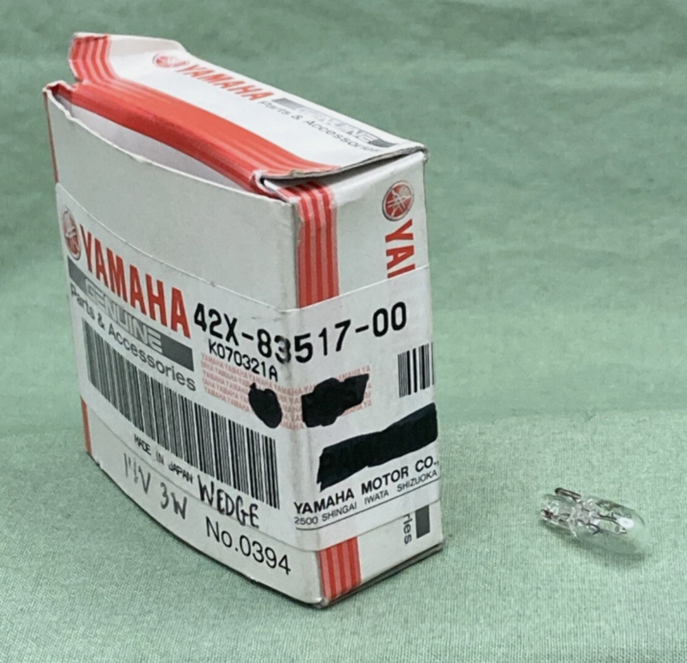 NOS Yamaha OEM Bulb 86-87 FZX700 87 SRX250 86-90 YX600 42X-83517-00 QTY 2