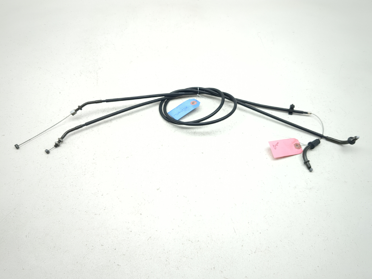 08-17 Yamaha Raider XV1900 CU Throttle Cable Lines