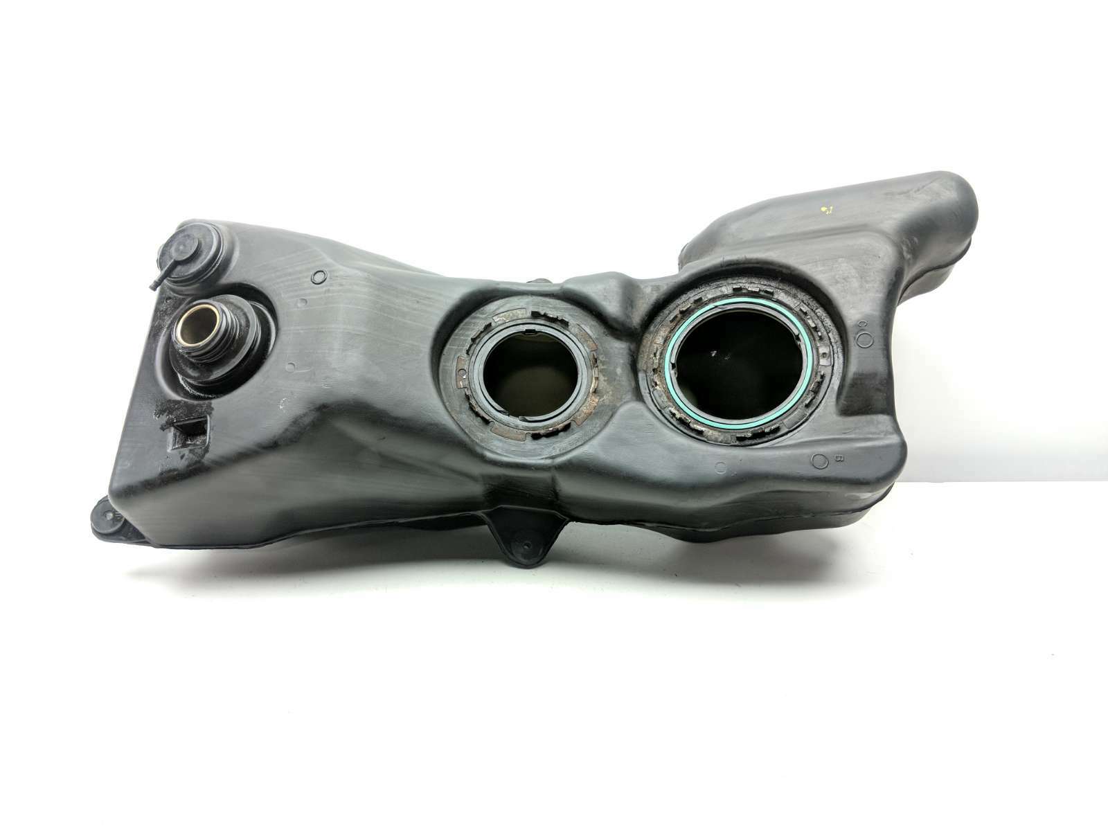 01-05 Honda Goldwing 1800 GL1800 Gas Fuel Tank Petrol Reservoir