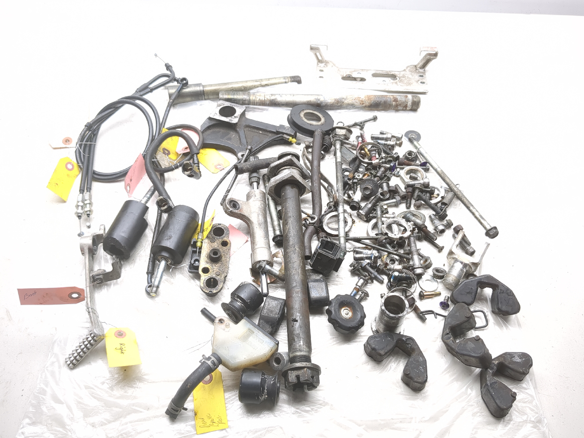04 05 Suzuki GSXR 600 750 Miscellaneous Parts Master Hardware Bolt Kit