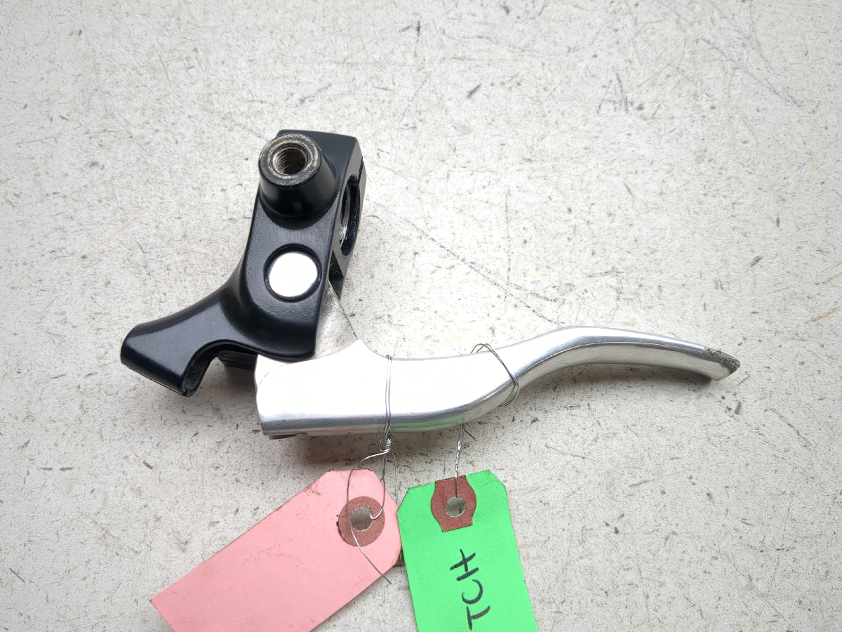 06-16 Kawasaki Vulcan 900 VN900C Left Side Clutch Hand Lever Perch