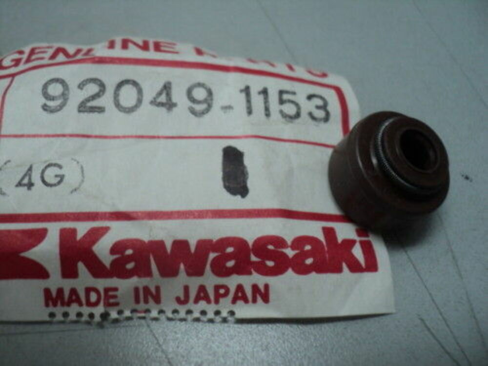 1980-93 KAWASAKI KZ GPZ ZR VALVE GUIDE SEAL NOS OEM 92049-1153 92049-1050