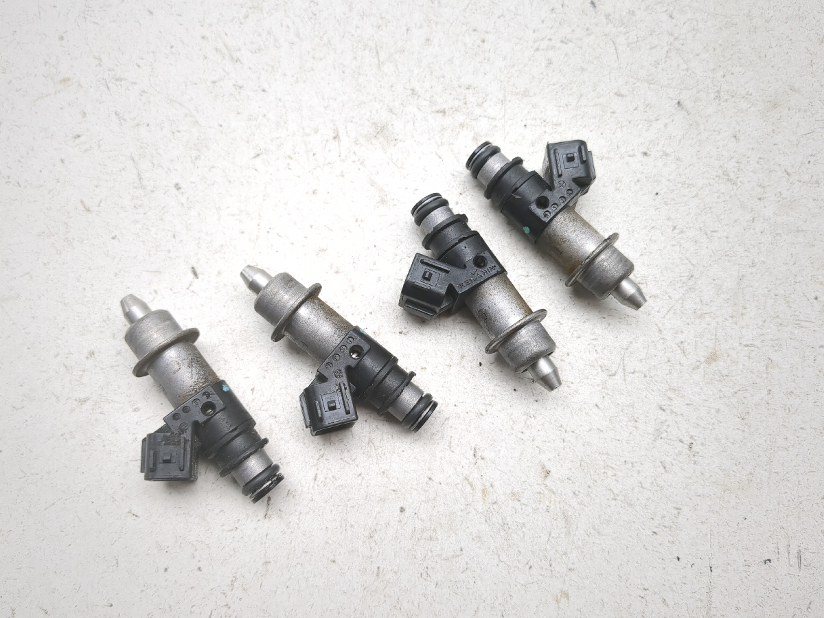 99-07 Suzuki Hayabusa GSX1300R Gas Fuel Injectors