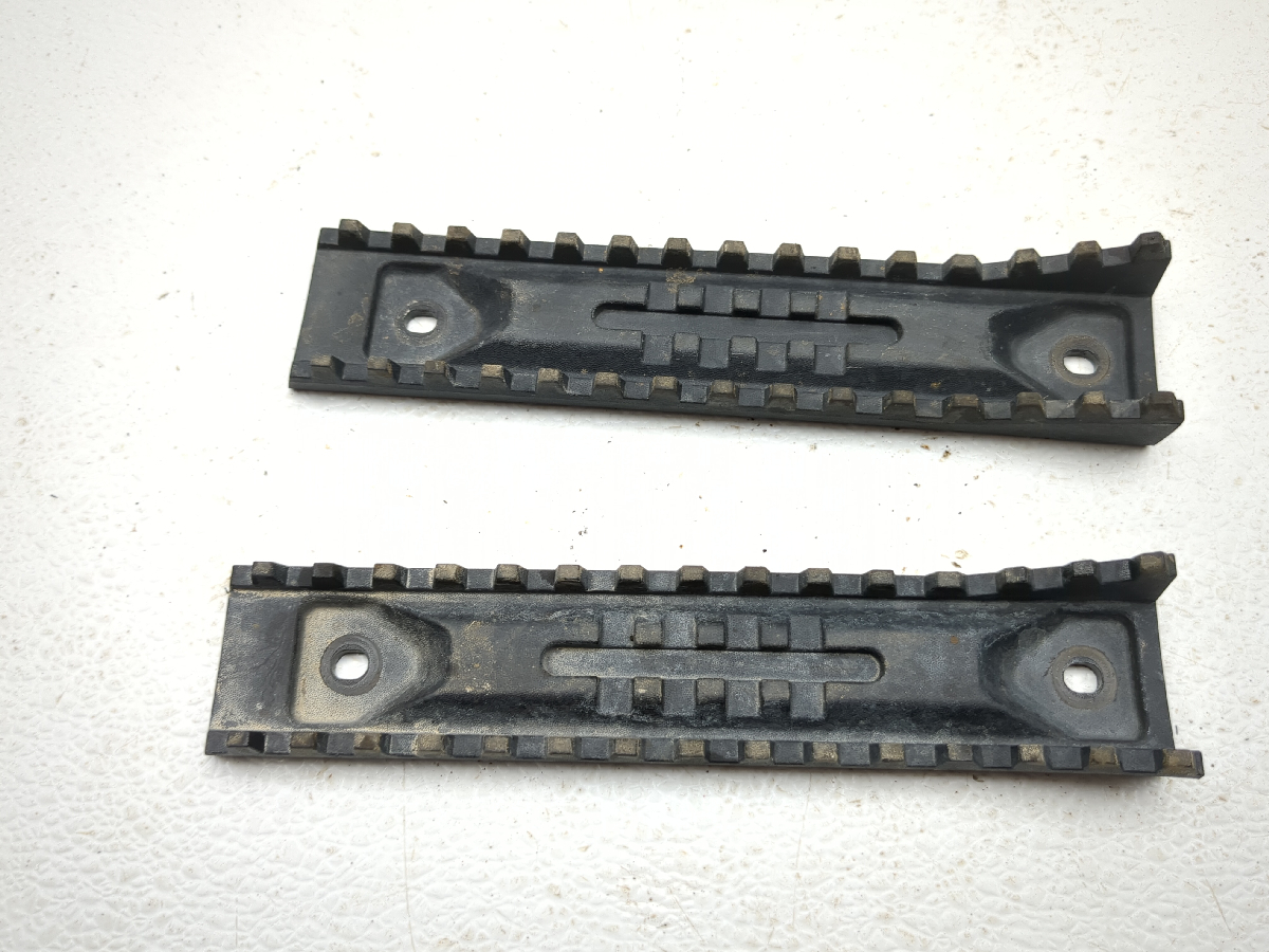 23-25 Can Am Outlander 500 Footrest Bracket Set Pair 705013652 TRSH PL