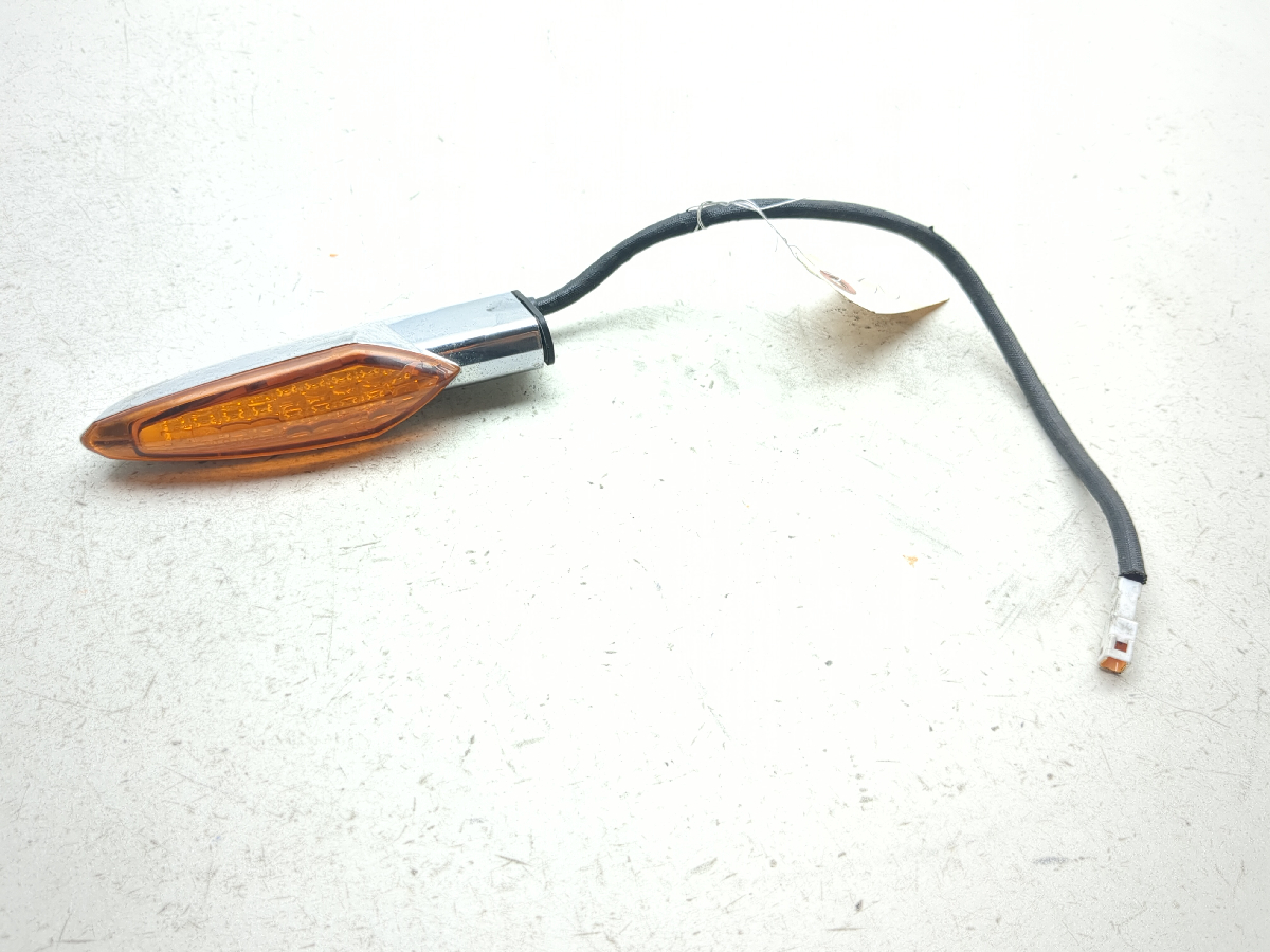 10-14 Victory Cross Roads Front LeftTurn Signal Flasher Indicator Light