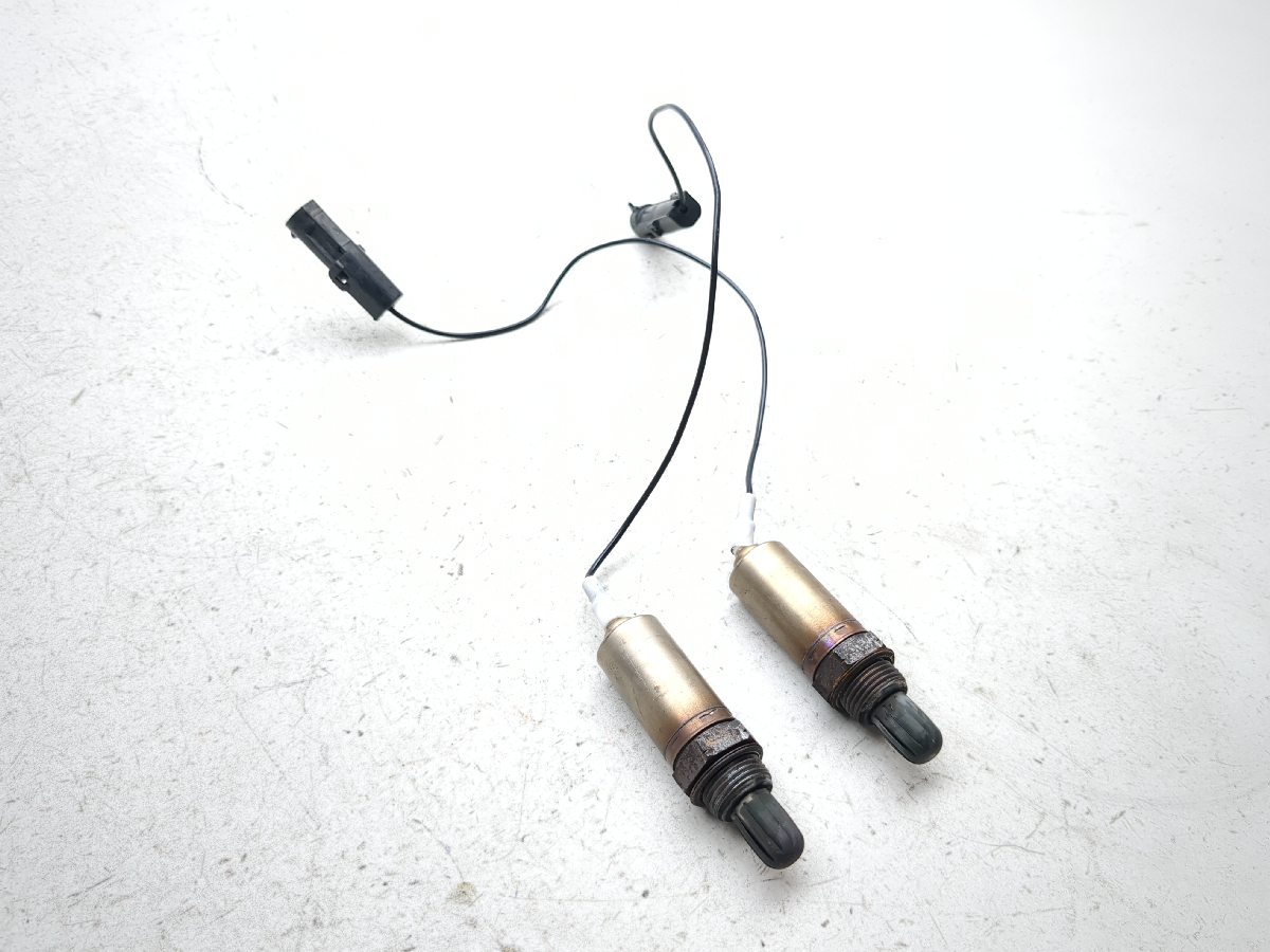 10-14 Victory Cross Roads O2 Oxygen Exhaust Sensors Set Pair 100IC1R
