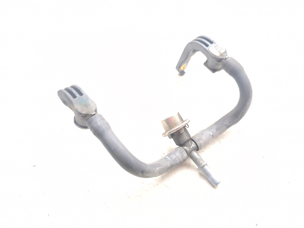 10-14 Victory Cross Roads Gas Fuel Injector Rail