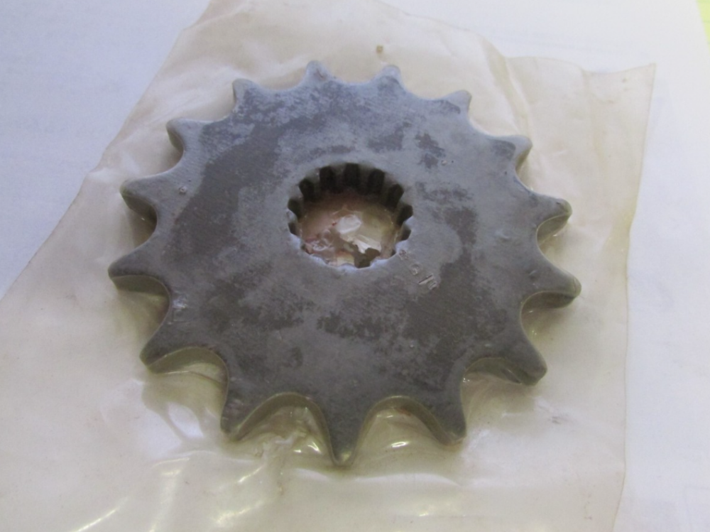 Suzuki 1977-81 TS250 Front Drive Sprocket 15T 27511-30500