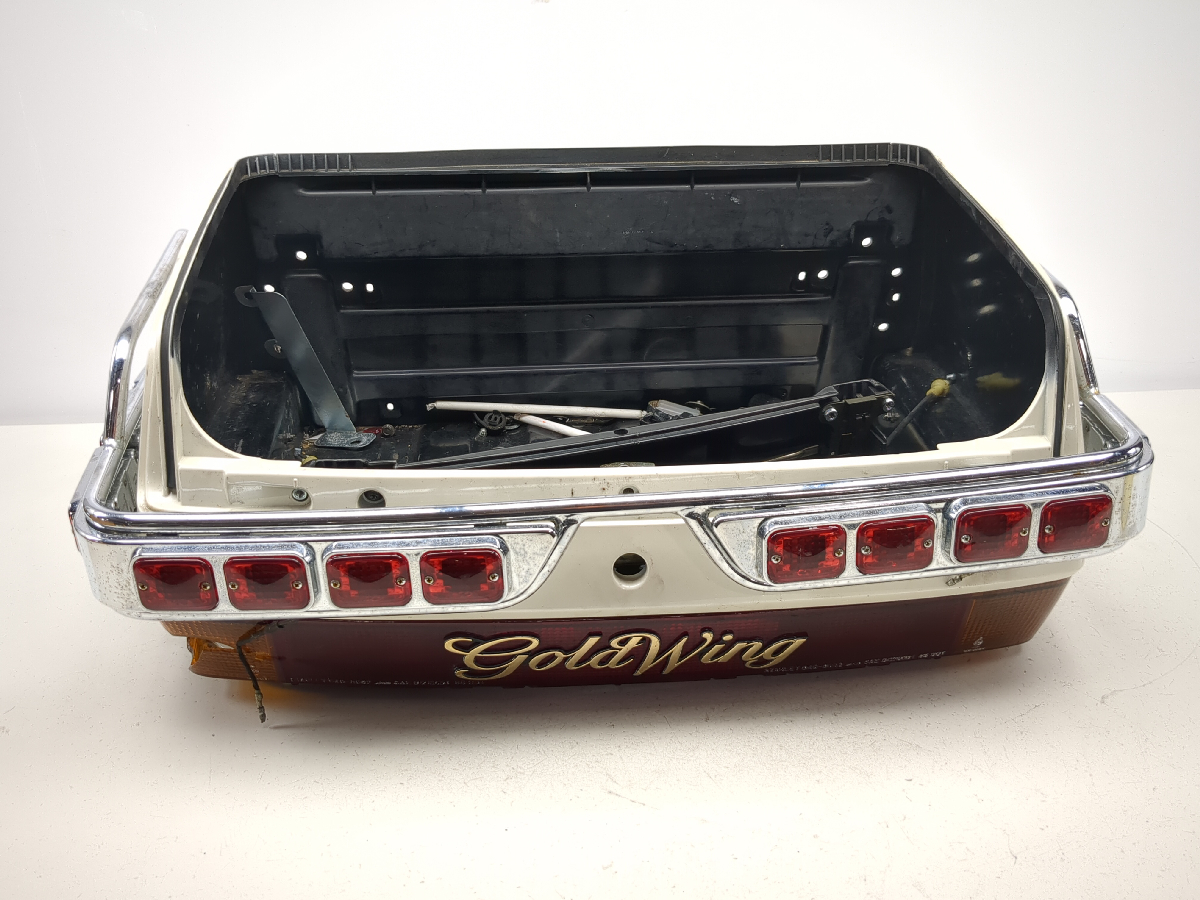 88-00 Honda GL1500 SE Goldwing Lower Case Trunk Storage Box 81112-MN5-3000