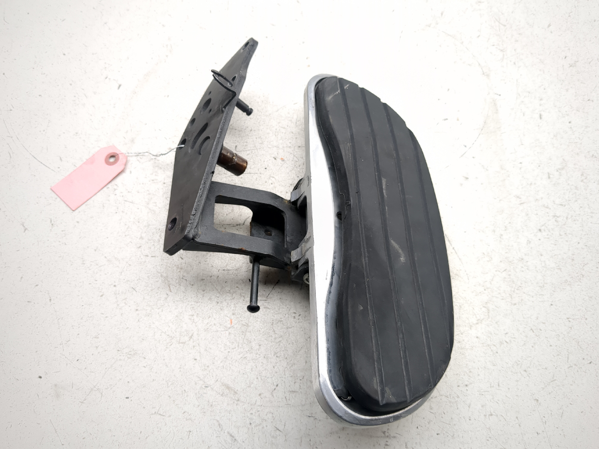 11-25 Kawasaki VN1700 Vulcan Vaquero Front Right Floorboard Floor Board