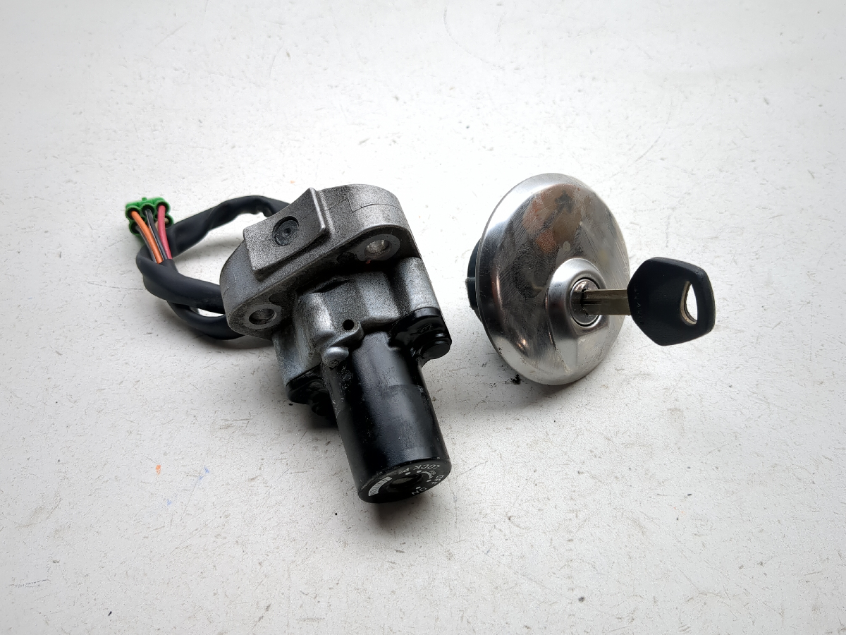 96-24 Suzuki DR650S Lock Set Ignition Switch Cap And Key