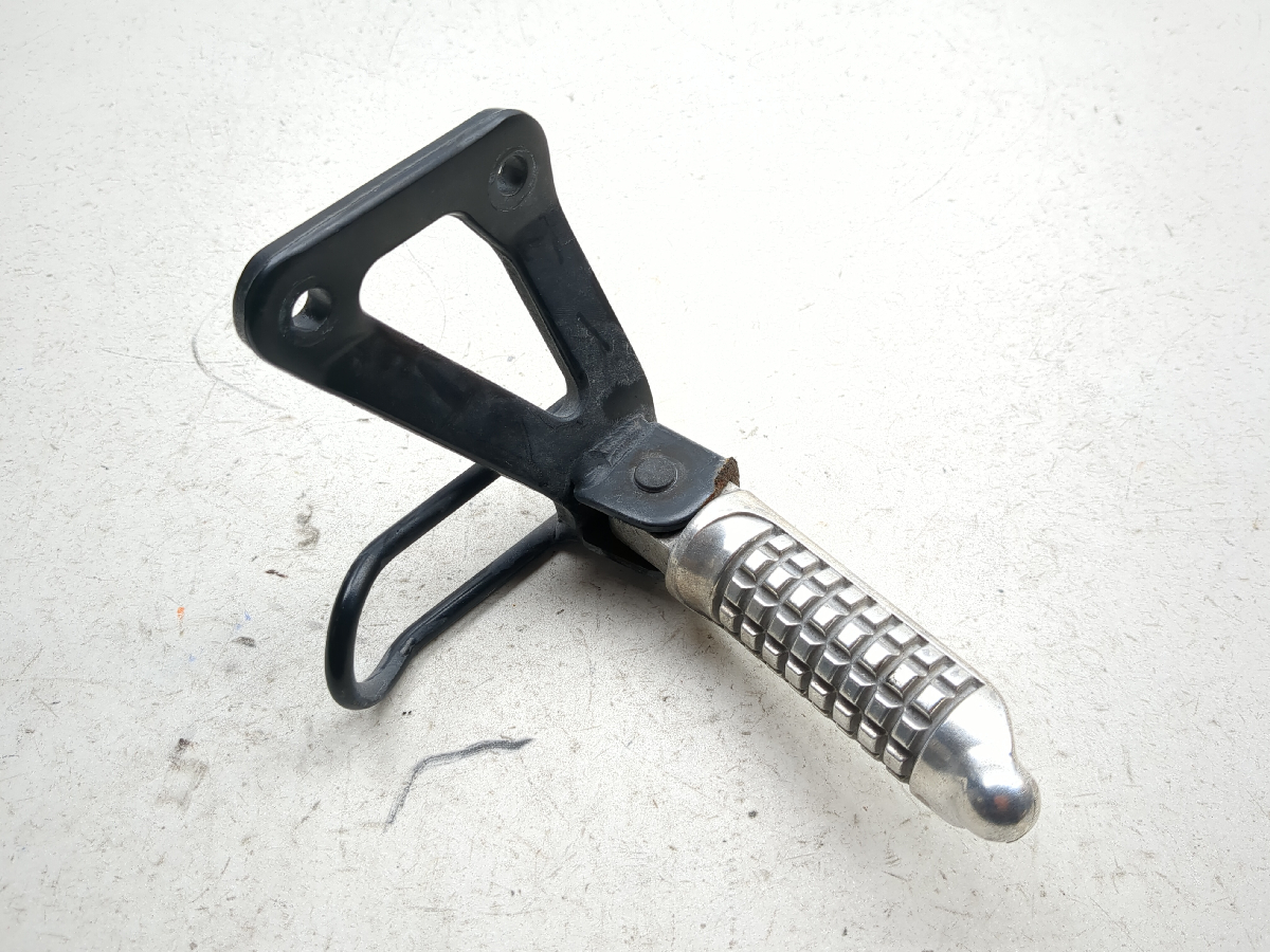 96-24 Suzuki DR650S Rear Right Passenger Foot Peg