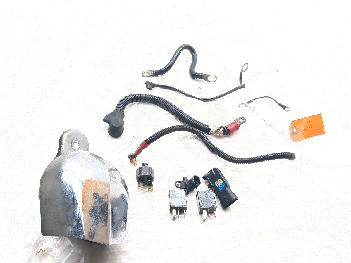 01-06 Harley Softail Standard FXSTI Relay Set Horn Map Air Temperature Battery
