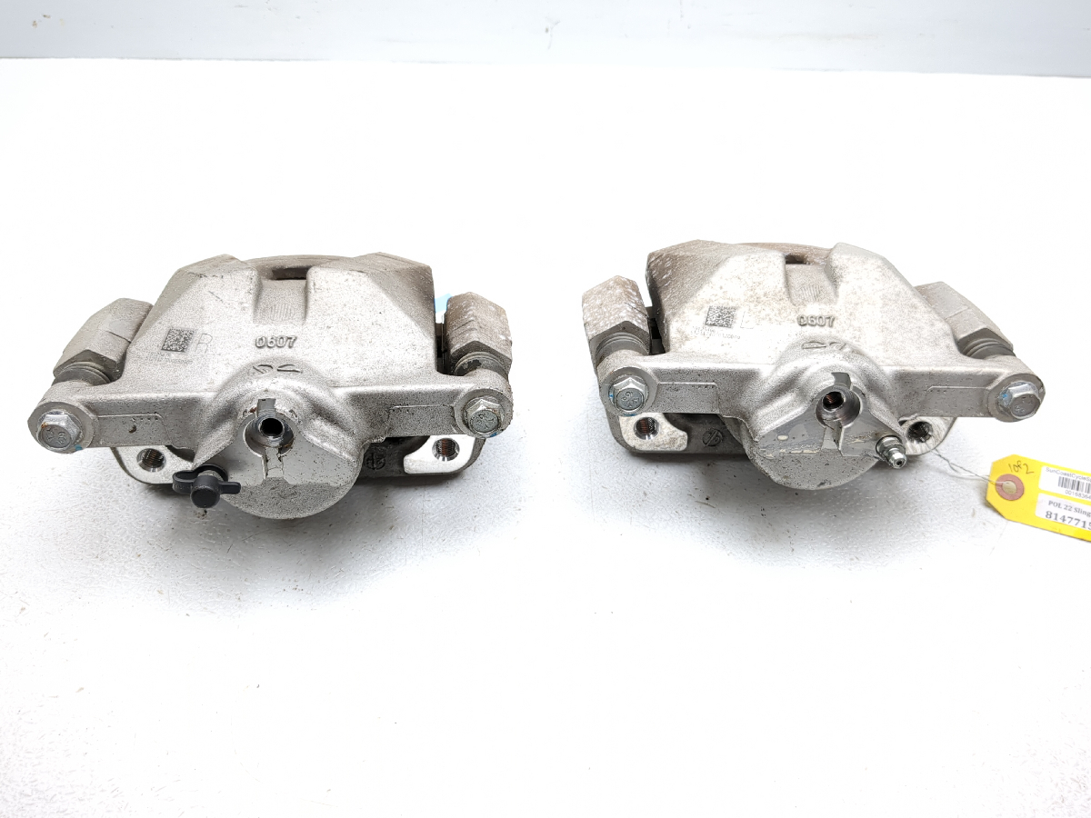 21-24 Polaris Slingshot S Front Brake Calipers Set Pair 1912546 1912547