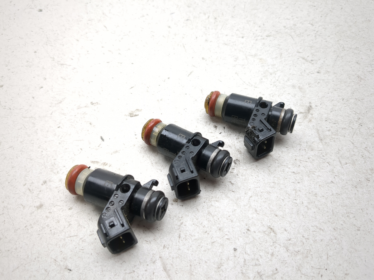 05-10 Triumph Sprint ST 1050 Gas Fuel Injectors Set