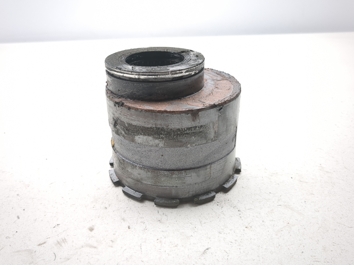 05-10 Triumph Sprint ST 1050 Rear Wheel Eccentric Hub Chain