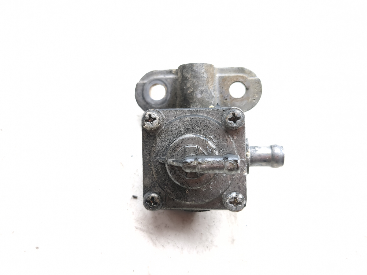 01-04 Suzuki VL800 Intruder Volusia Vacuum Petcock Gas Fuel Shut Off