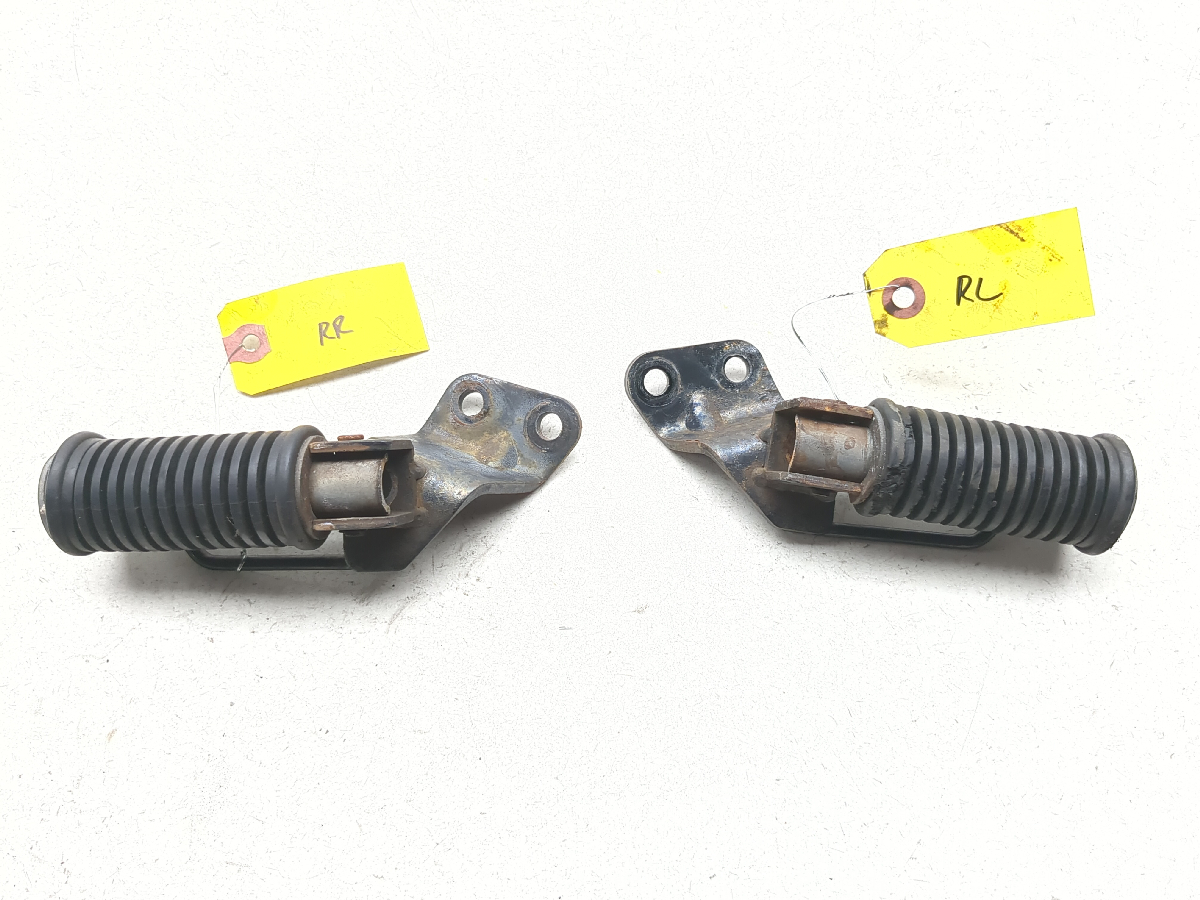 01-04 Suzuki VL800 Intruder Volusia Rear Passenger Foot Peg Set Pair