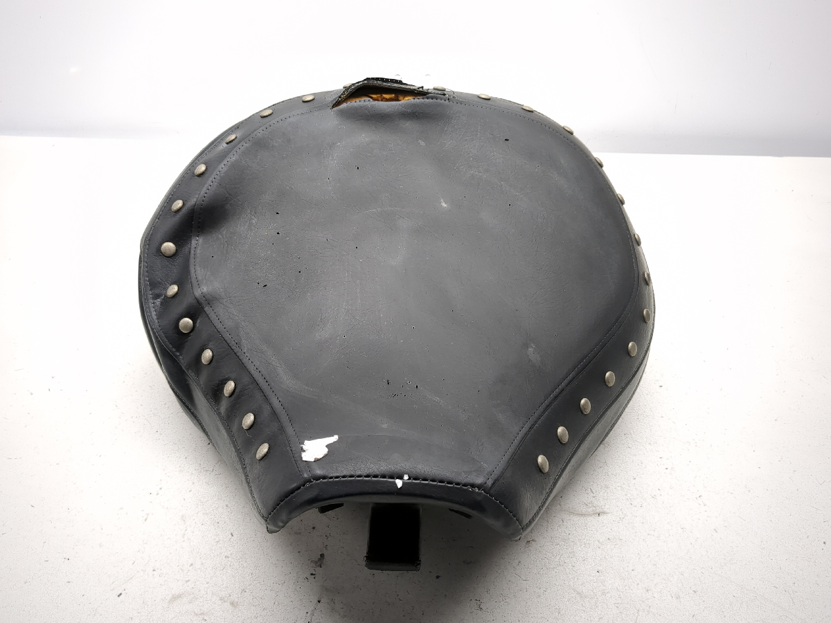01-04 Suzuki VL800 Intruder Volusia Front Driver Seat 4511041F00
