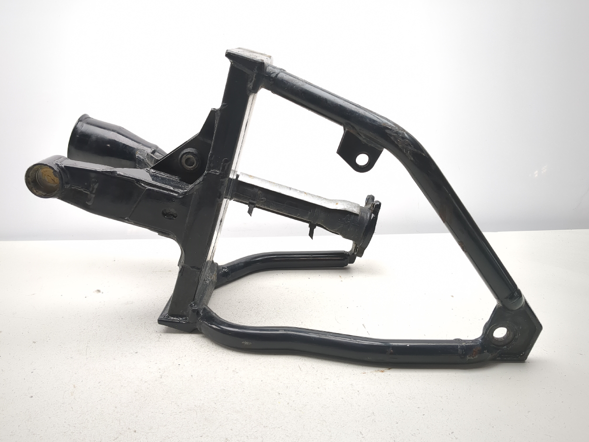 01-04 Suzuki VL800 Intruder Volusia  Rear Wheel Swing Arm Frame
