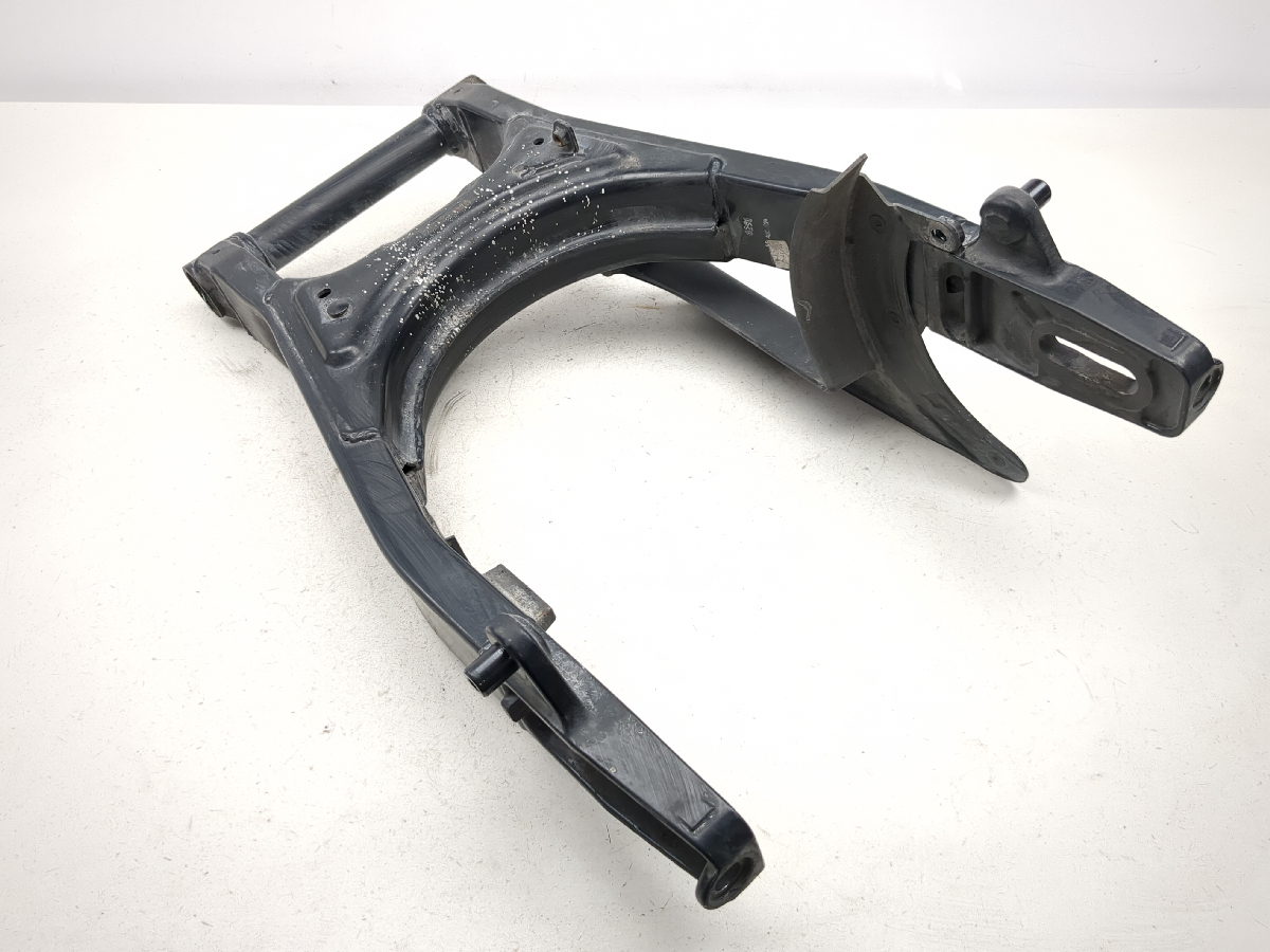 09-17 Triumph Thunderbird 1600 Rear Wheel Swing Arm Frame 2054001