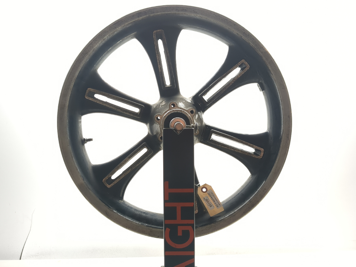 08-15 Victory Vision Tour Front Wheel Rim STRAIGHT 18x3.50