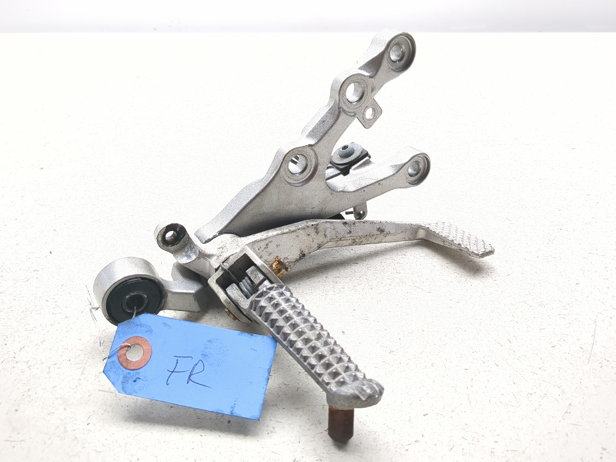 06-08 Yamaha YZF-R6R YZF R6 Front Right Driver Foot Peg With Brake Pedal