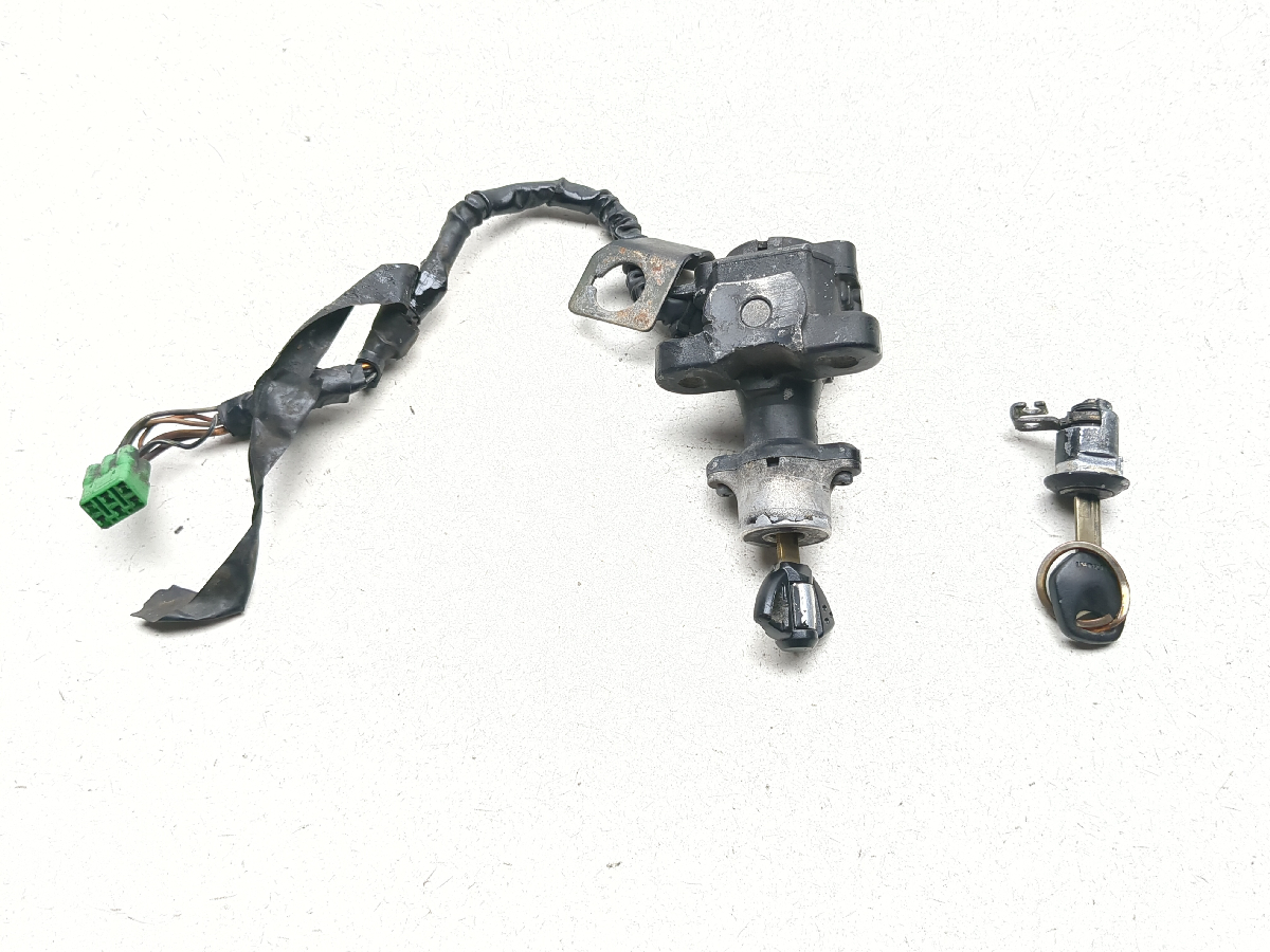 01-03 Suzuki GSXR 600 750 Ignition Switch Accessory Lock And Key