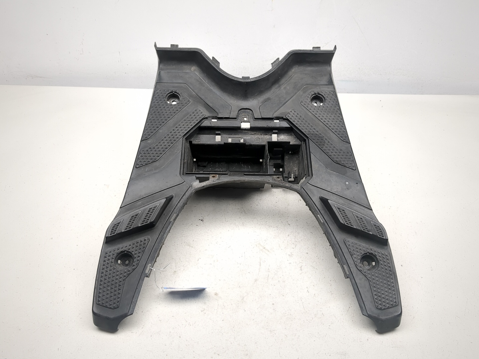 09-15 Yamaha Zuma YW125 Floorboard Footwell Cover Panel
