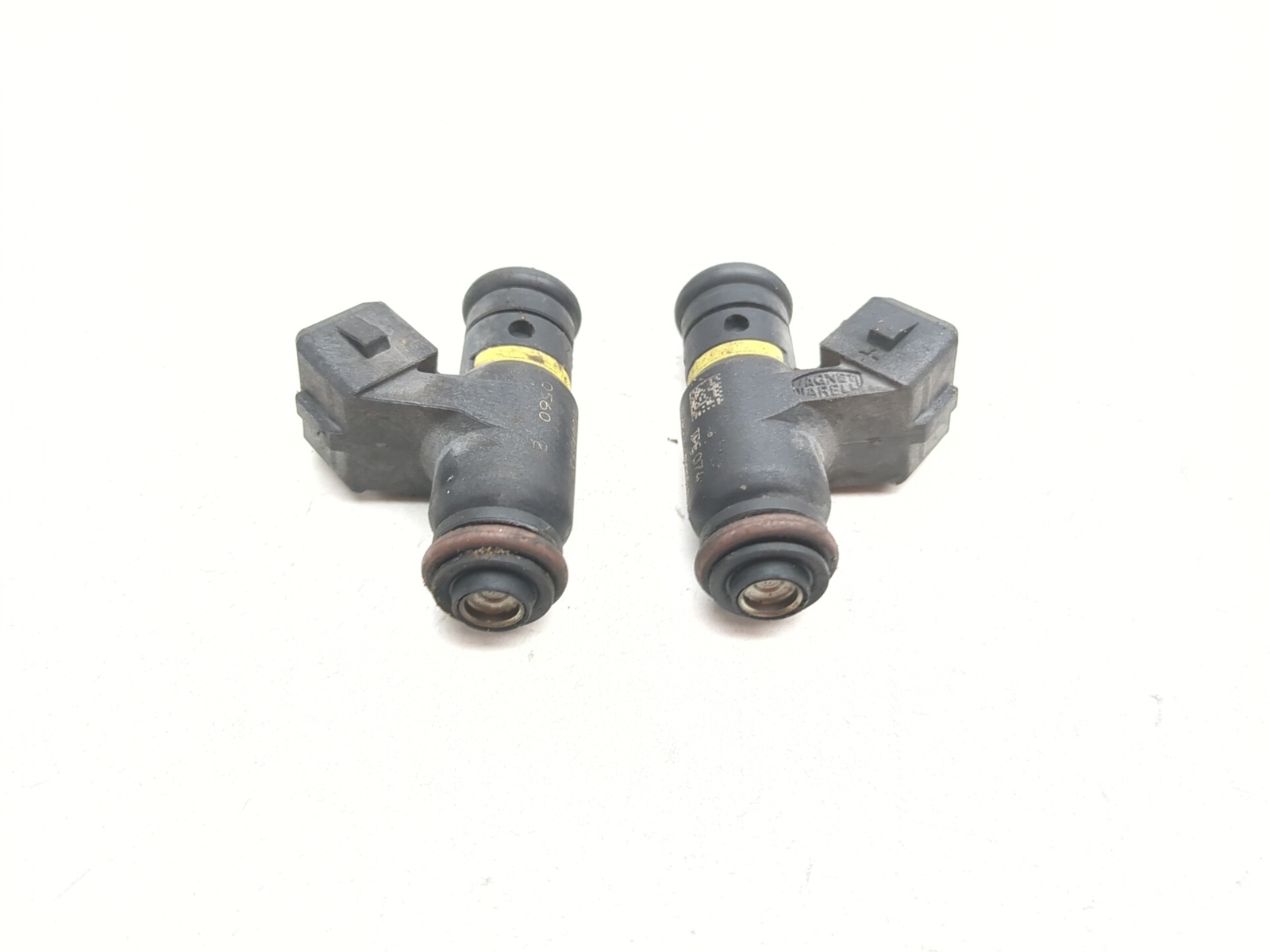 19 20 Moto Guzzi V85 TT Gas Fuel Injectors Set Without Rail