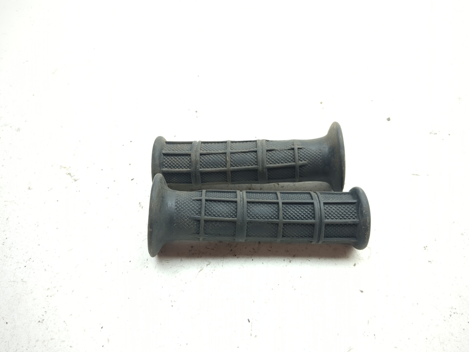 04-08 Yamaha YFM80G Grizzly Throttle Tube And Grips Set