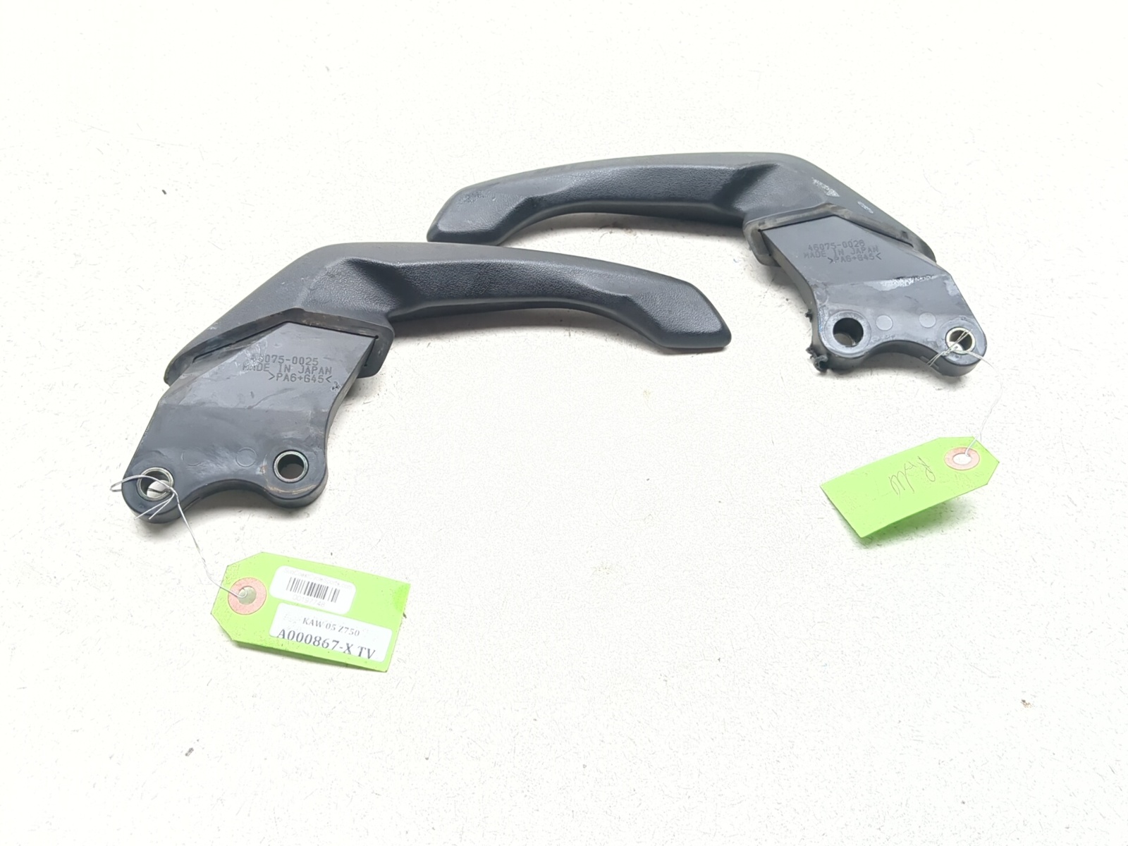 04-06 Kawasaki Z750 Rear Left Right Grab Bar Handles Set 46075
