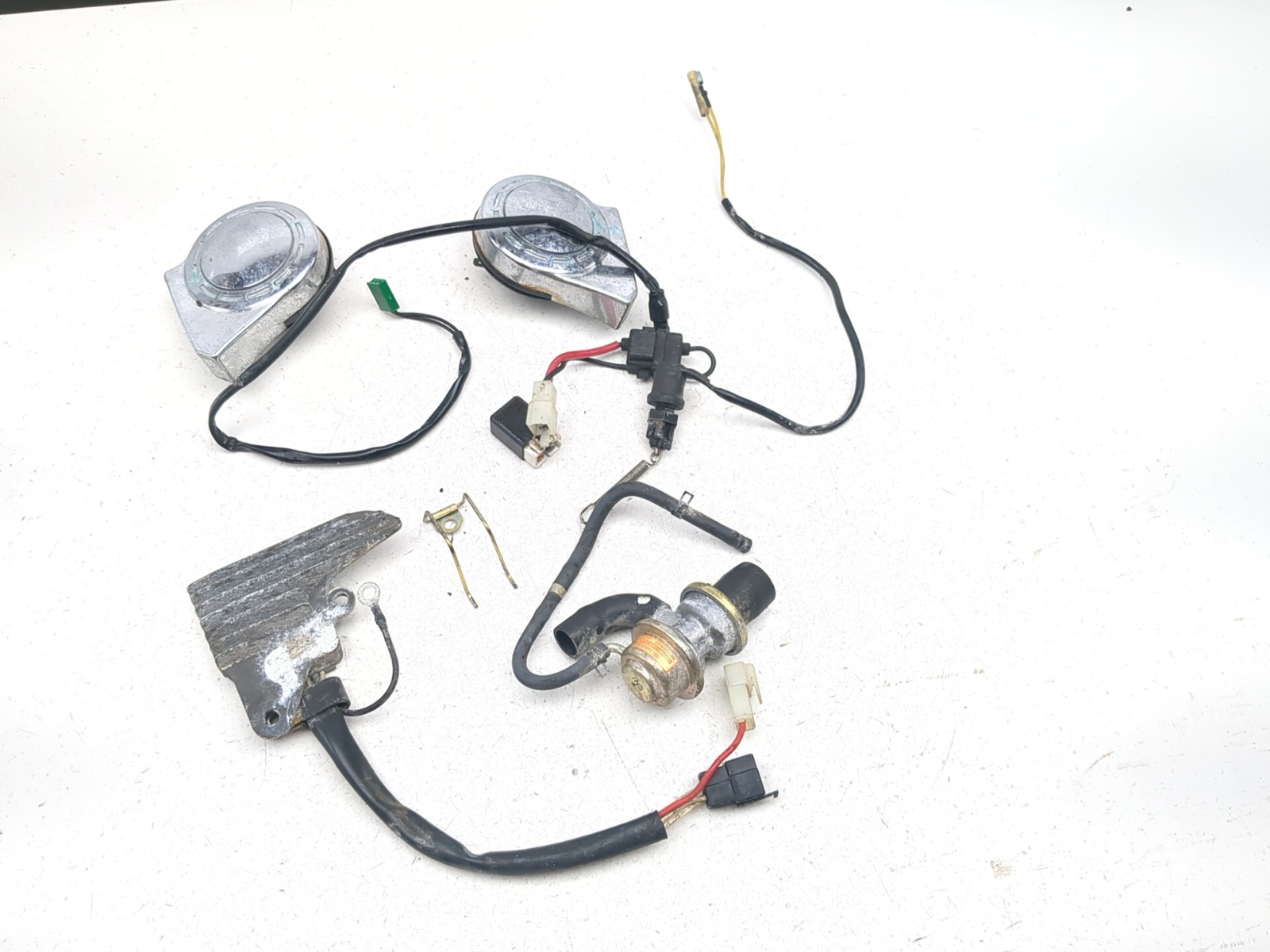 81-97 Yamaha Virago XV750 Regulator, Horns & Air Valve Voltage Reg