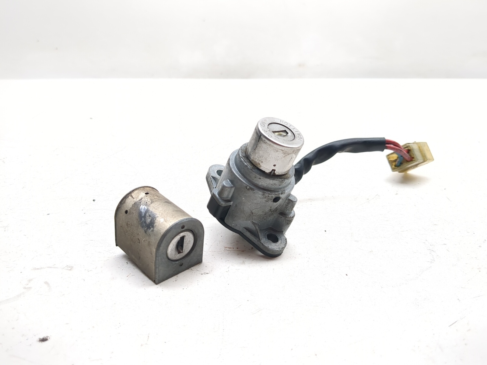 88-08 Honda Shadow Deluxe VLX VT600 Ignition Switch & Helmet Lock