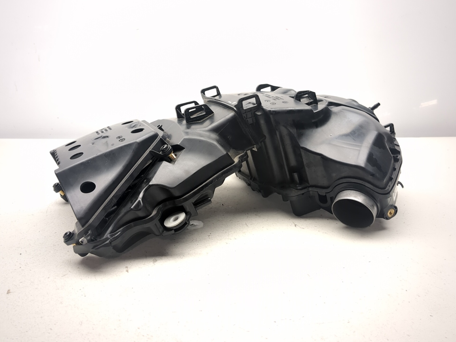 21-24 BMW R18 Classic Air Intake Box Silencer Assembly