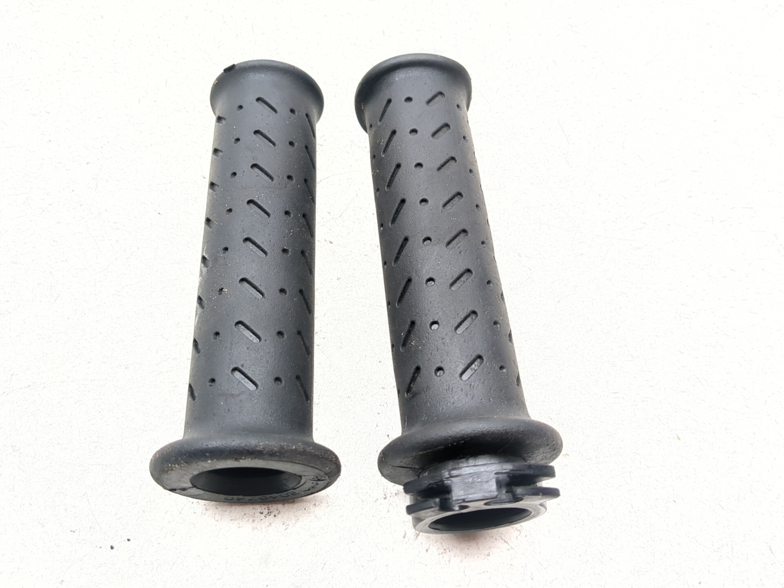 11-14 Triumph Tiger 800 Left & Right Handlebar Grips - Sun Coast