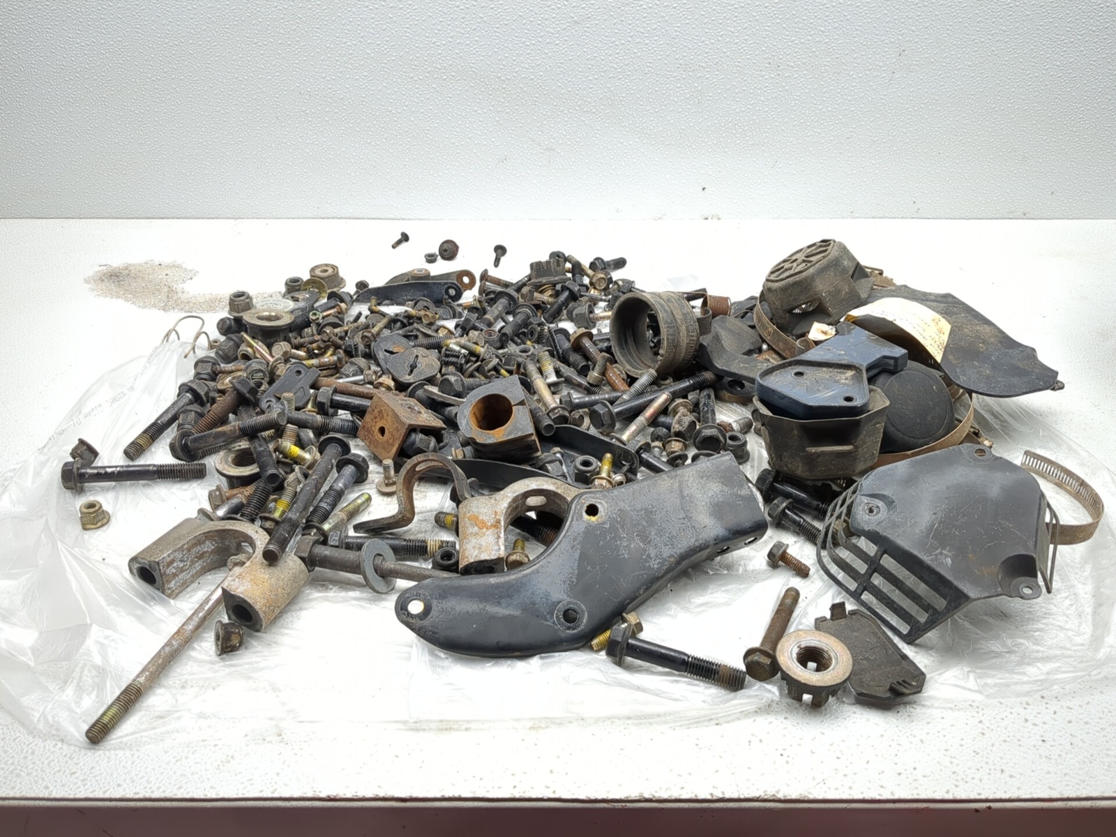 18-21 Can Am Maverick Trail 800 Assorted Fasteners Hardware Lot