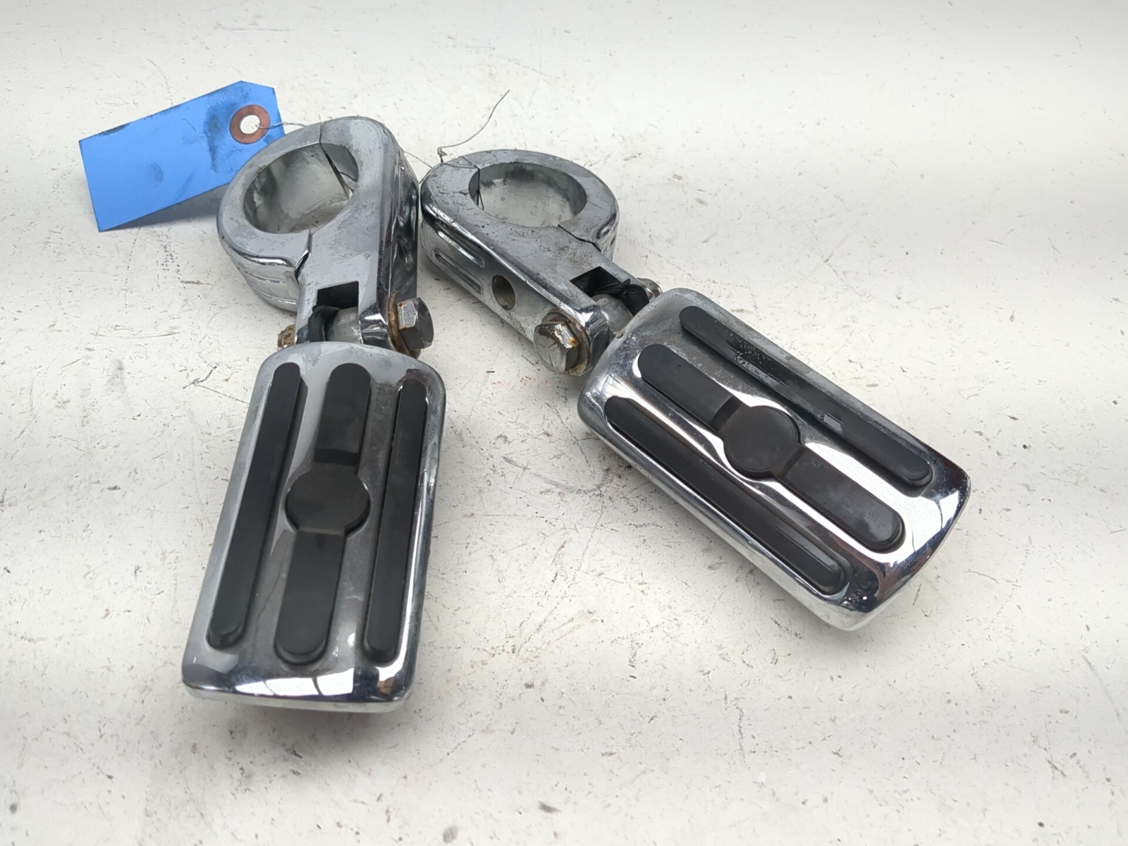ゴ　 99-03 Yamaha Road Star XV1600 Front Left & Right Highway Pegs Step