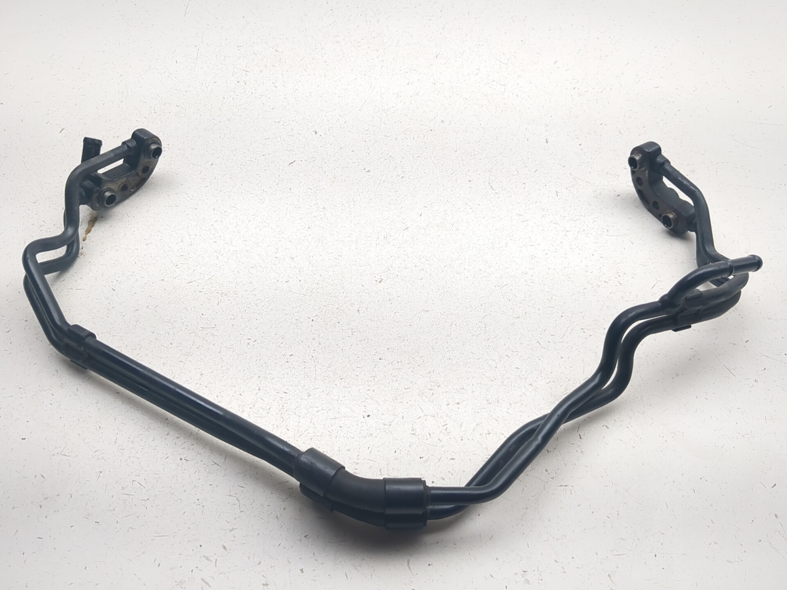 18-20 Harley Street Bob FXBB Front Oil Cooling Lines Assembly 62800047