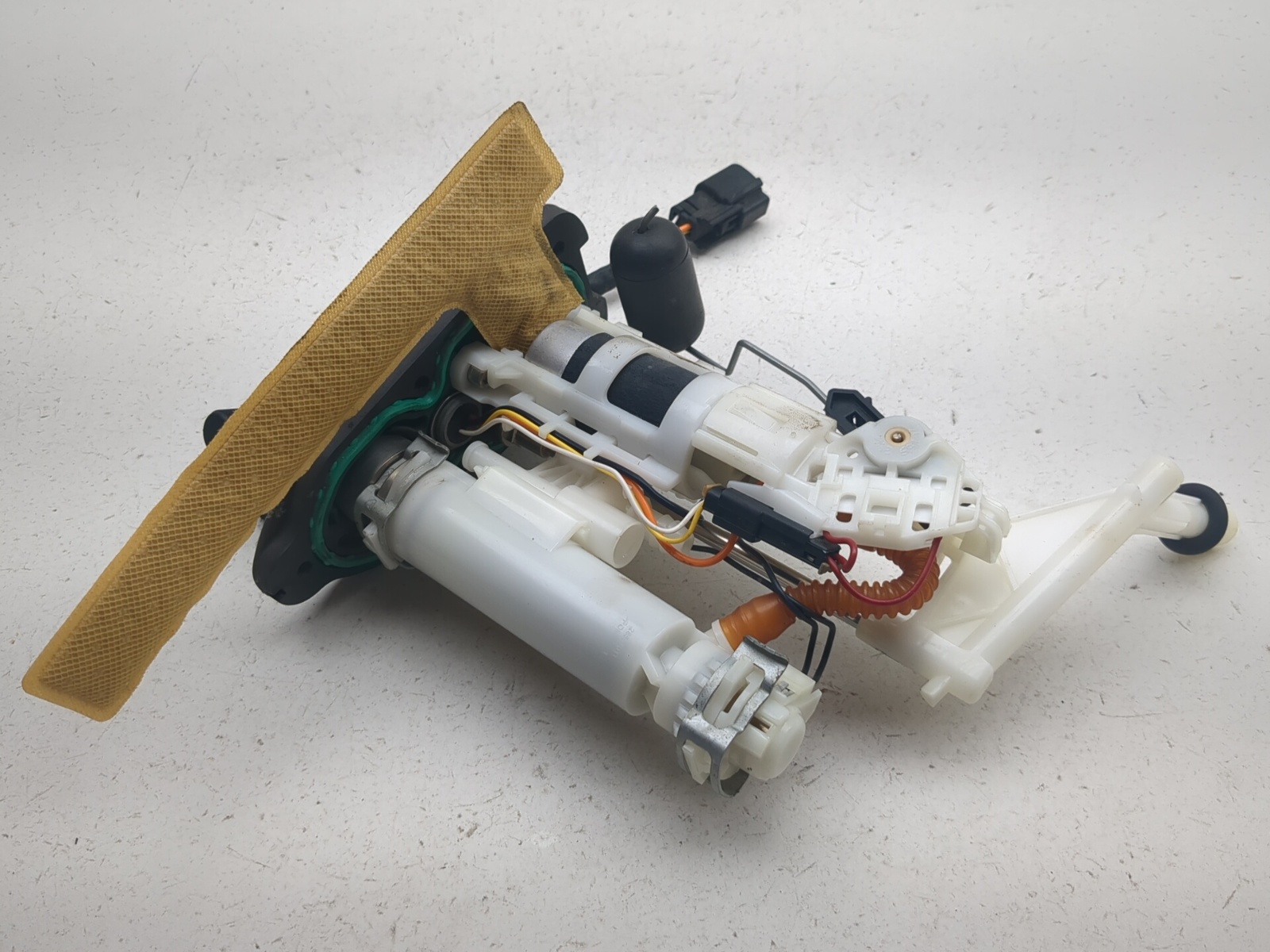 18-20 Harley Street Bob FXBB Fuel Pump Assembly 61200043