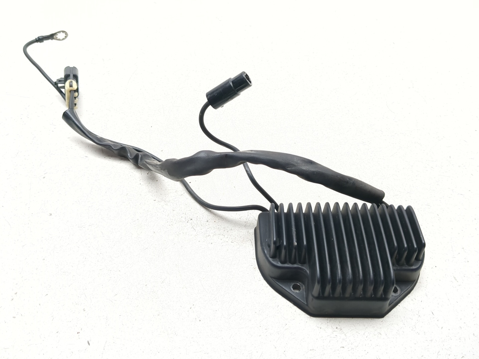 06-08 Harley Night Rod VRSCD Front Voltage Regulator Rectifier
