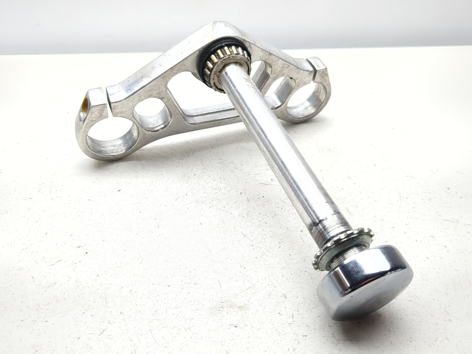 コンケスト　ソールディグリー 06-08 Harley Night Rod VRSCD Front Lower Triple Tree Yoke Stem