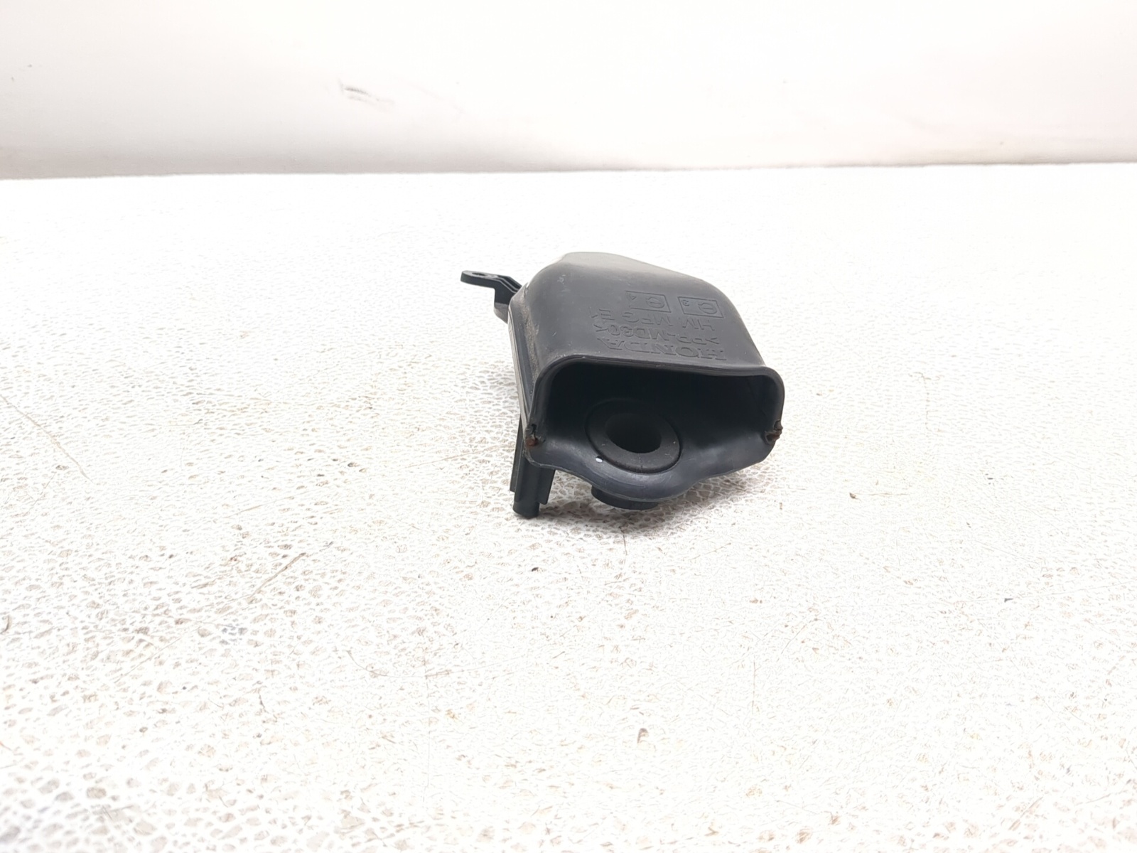 専用1 08-16 Honda CB1000R Right Air Intake Duct 17236-MFG-D000 TRSH